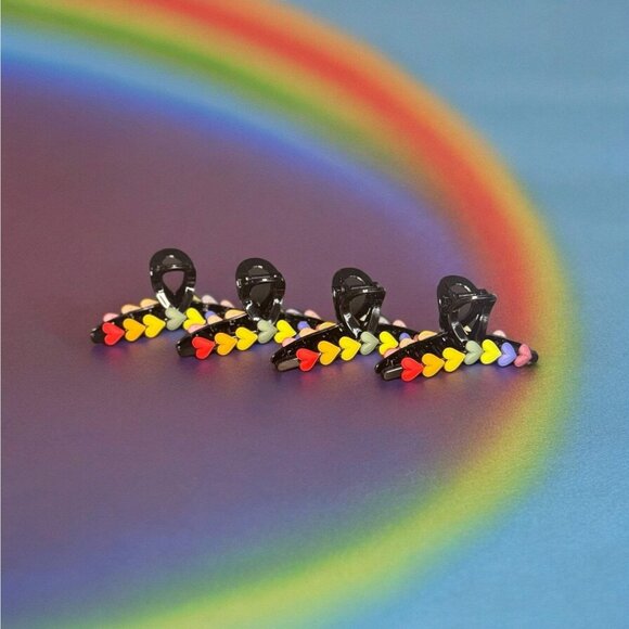 PRIDE HEARTS RAINBOW CLAW CLIP BLACK - Picture 6 of 7
